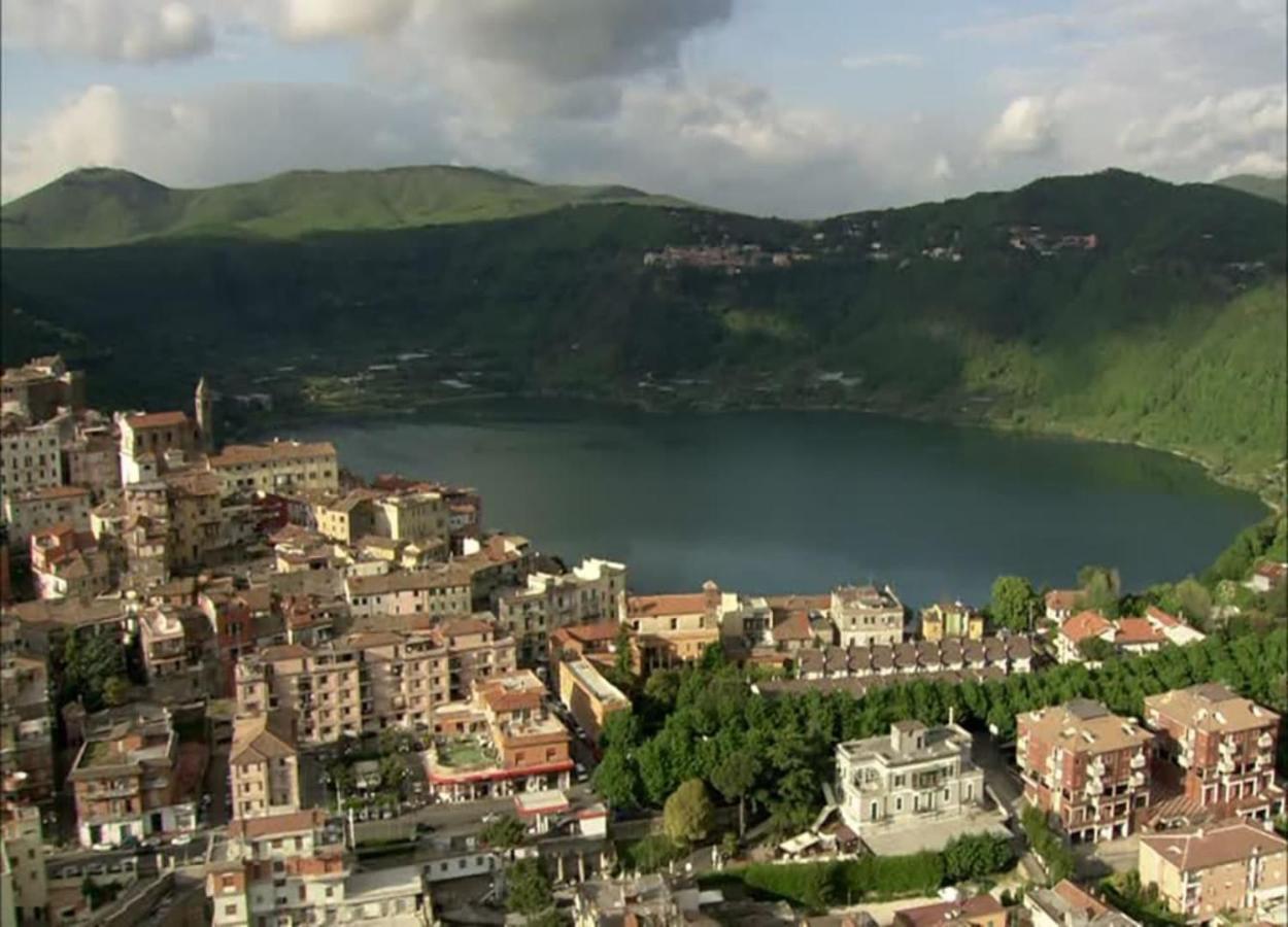 Ferienwohnung Relax Sul Lago Genzano di Roma Exterior foto